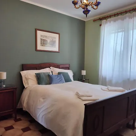 Martini Dei Rossi Vila